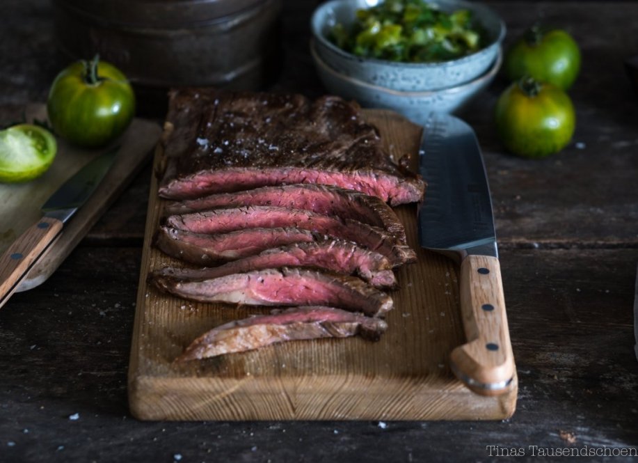 Fleisch Lust! Flank Steak mit grüner Tomaten Salsa - Tinastausendschön